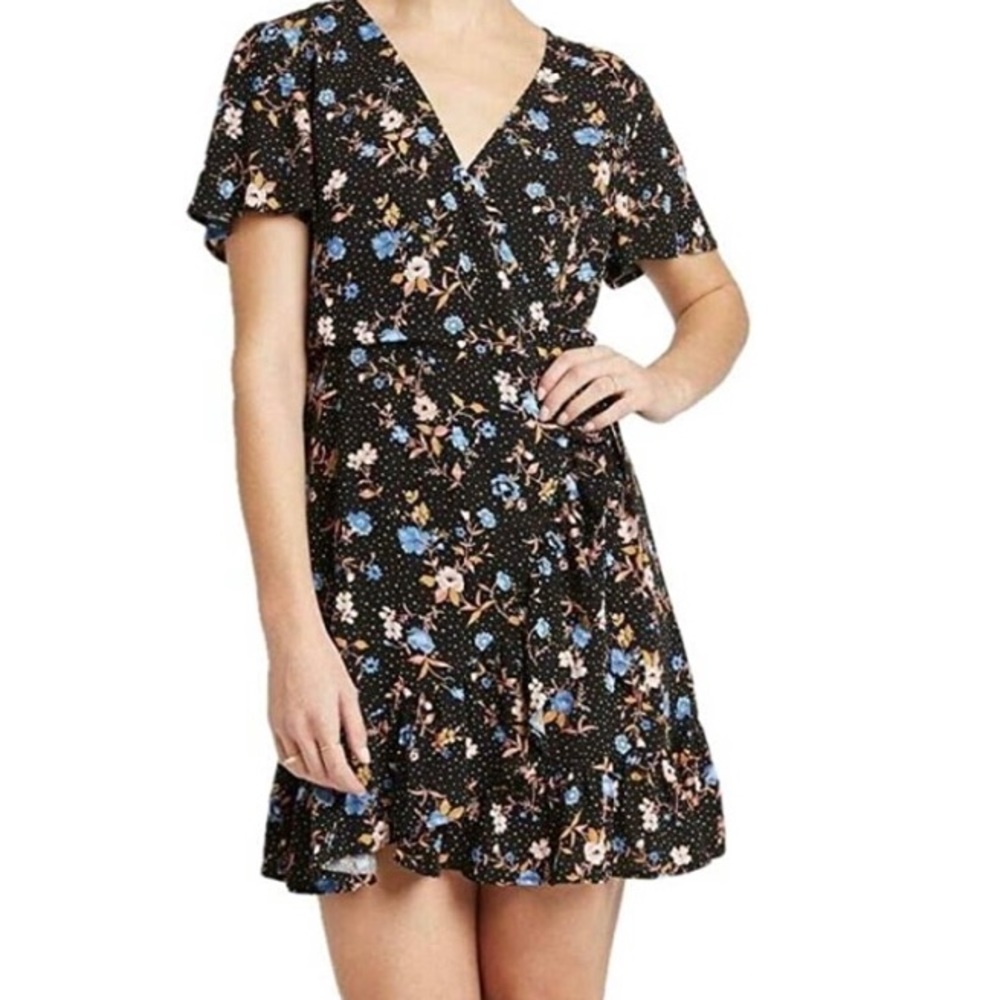 Xhilaration Women's Short Sleeve V-Neck Ruffle Bottom Wrap Mini Dress